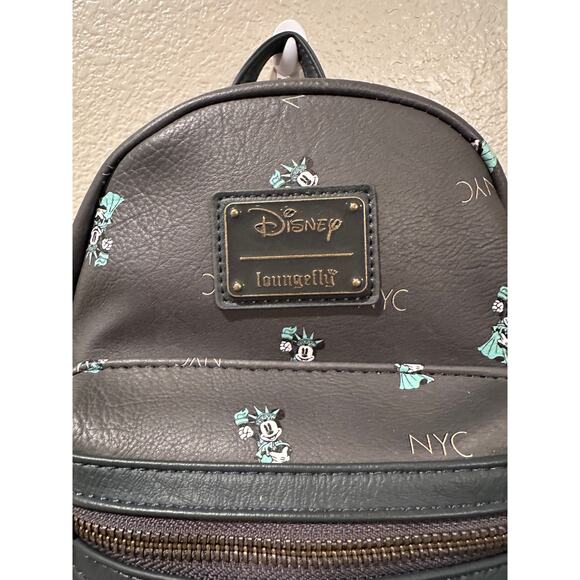 NWOT Loungefly Disney NYC Minnie Mouse Statue of Liberty Mini Backpack. - Picture 2 of 7